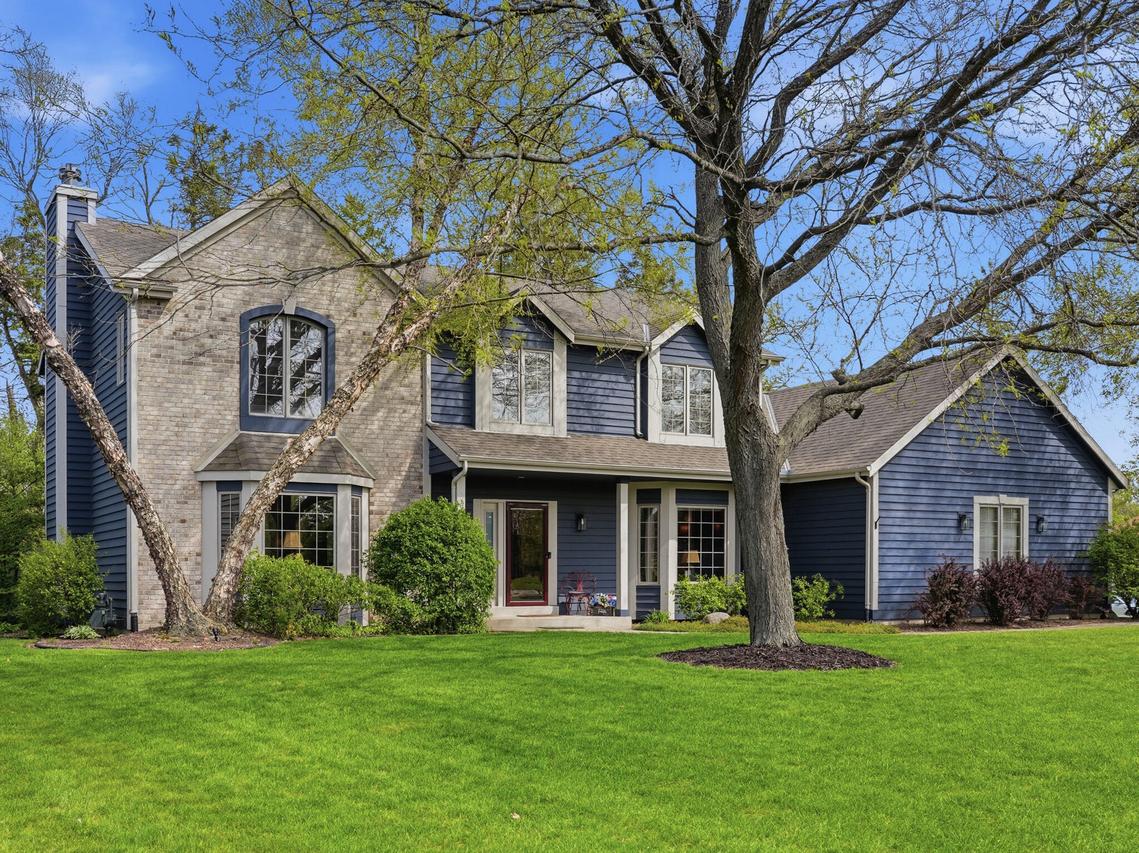 13370 W Maple Ridge, New Berlin, WI 53151