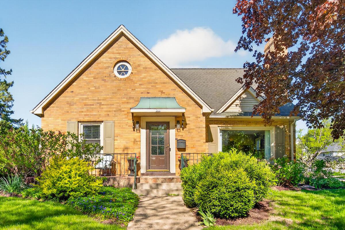 301 S Perkins Blvd, Burlington, WI 53105