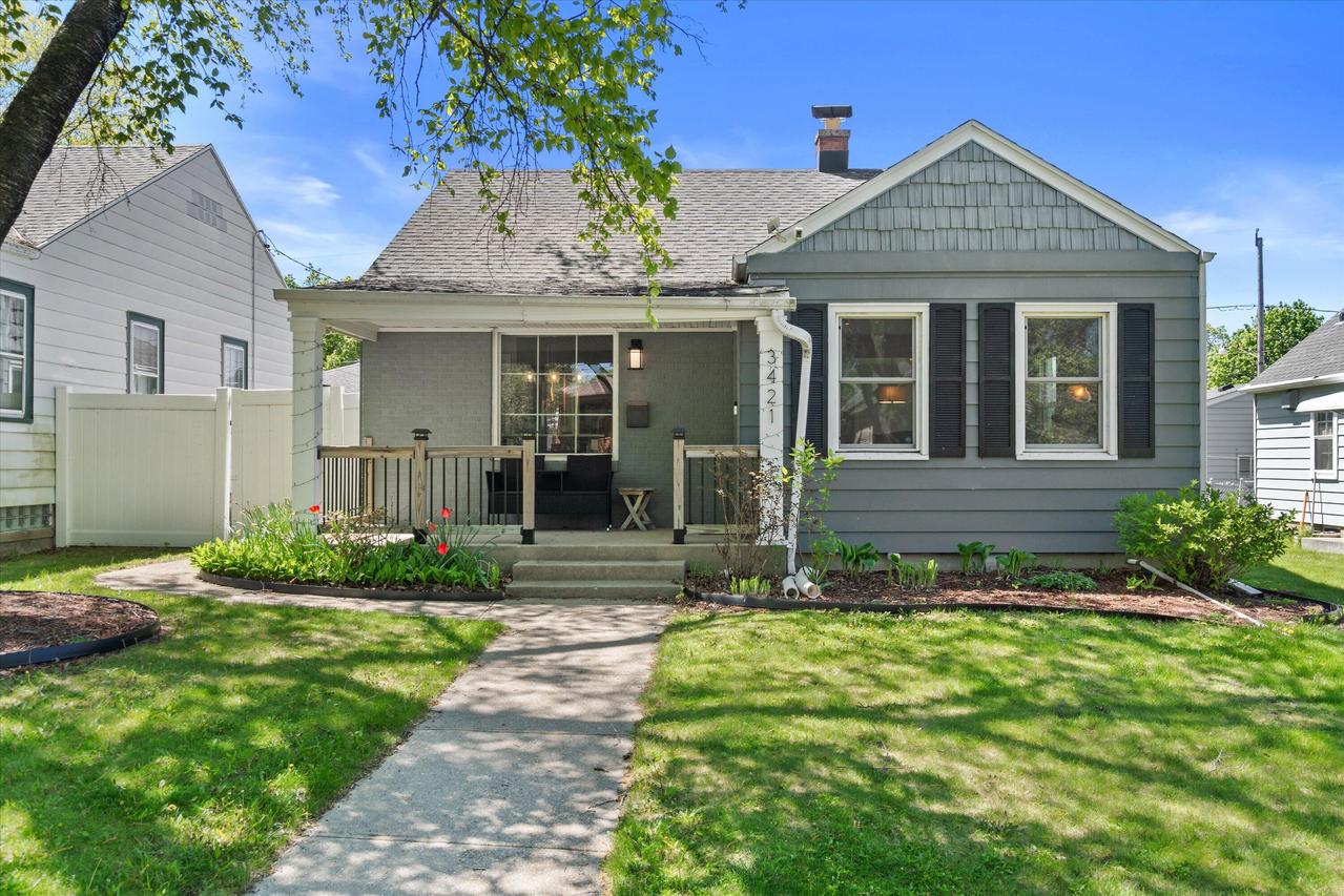 3421 S Quincy Ave, Milwaukee, WI 53207