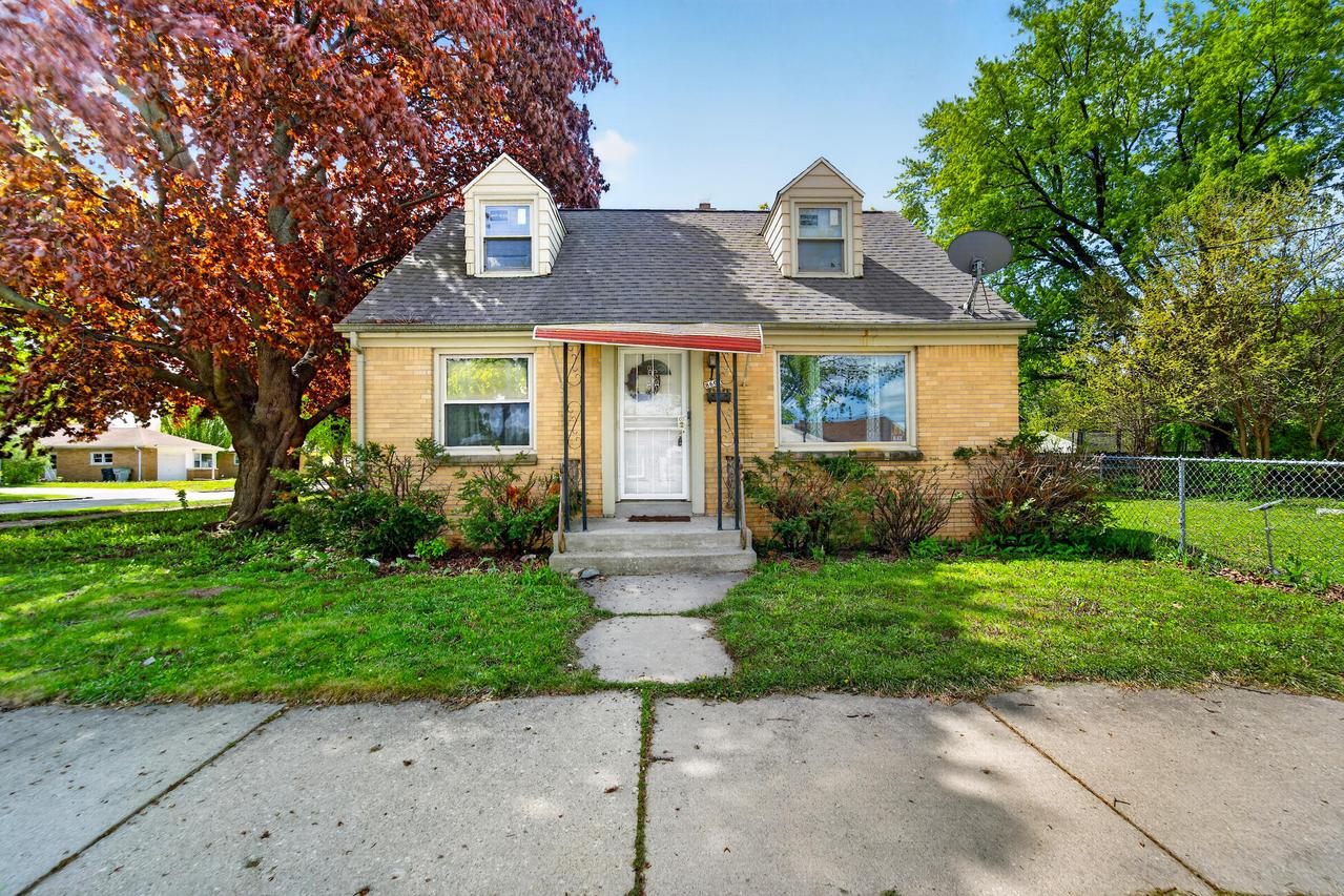 8601 W Melvina St, Milwaukee, WI 53222