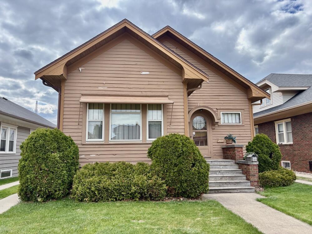 2610 Lasalle St, Racine, WI 53402