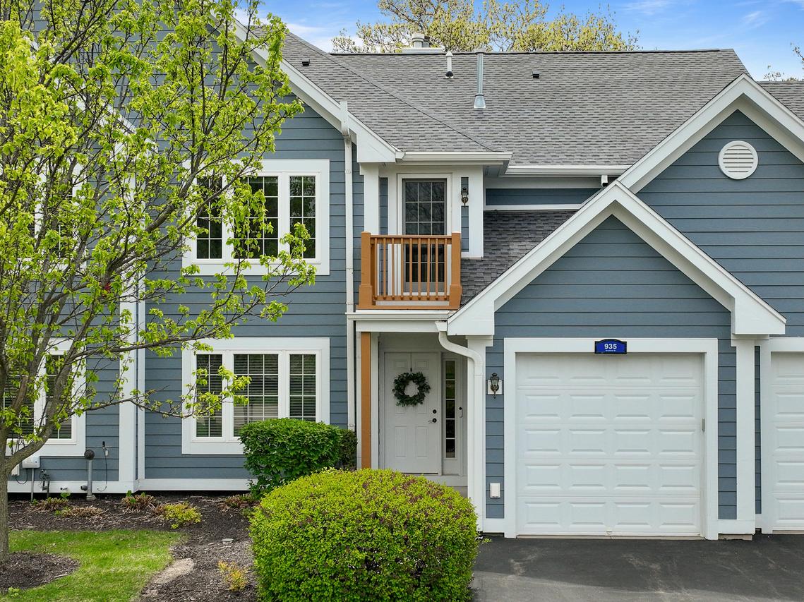 935 Scotland Dr #9-63, Geneva, WI 53147