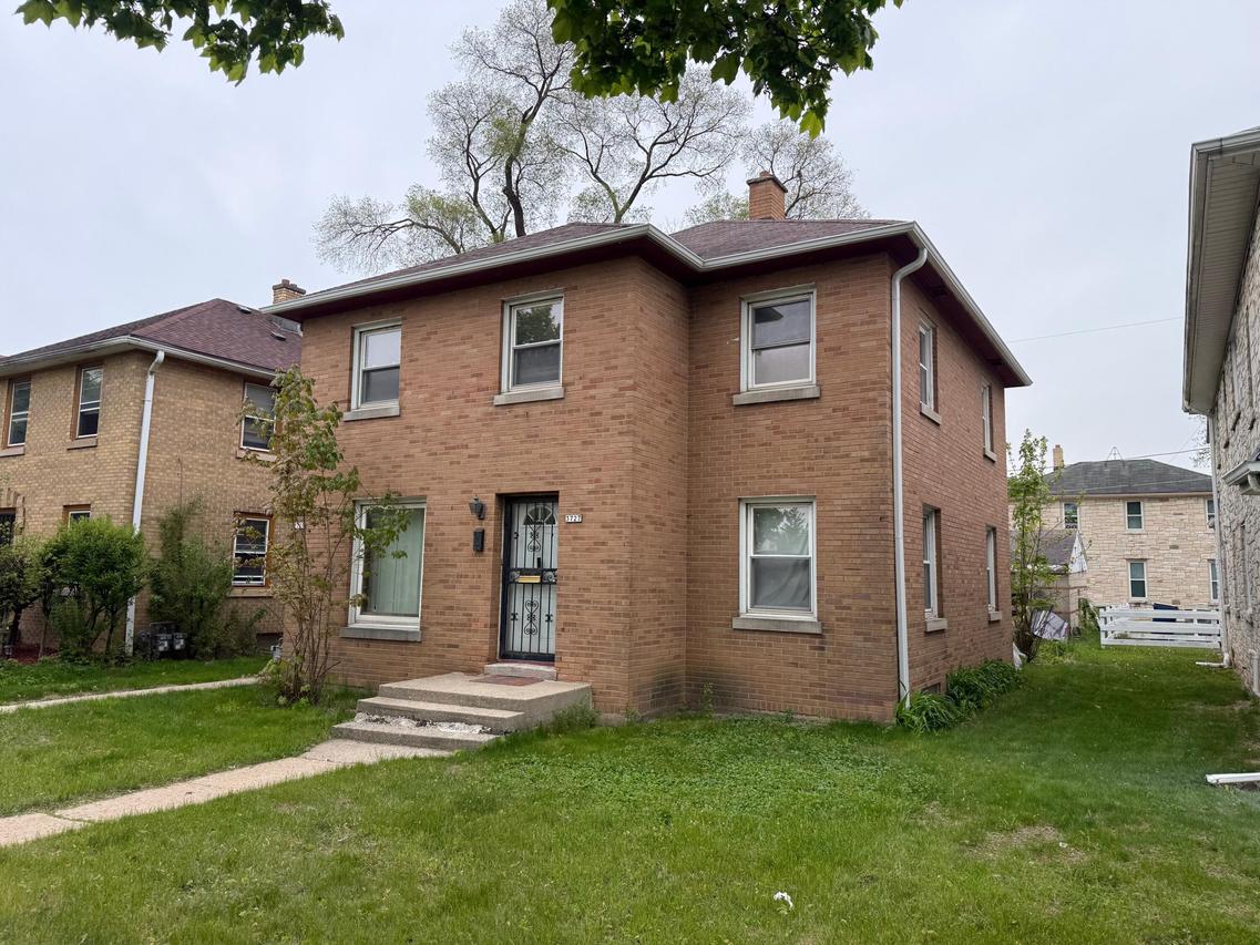 3725 W Capitol Dr #3727, Milwaukee, WI 53216