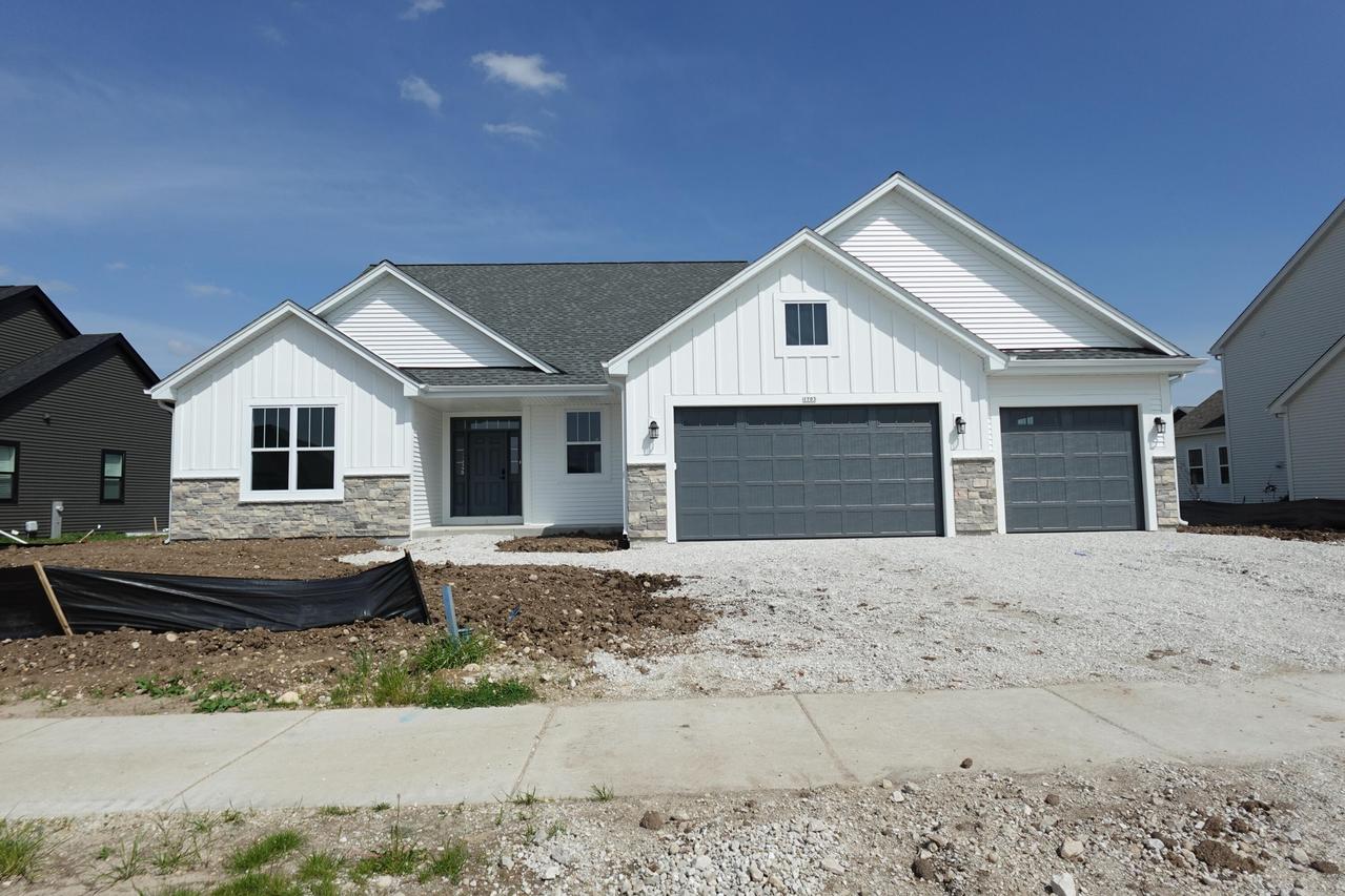 1703 Hammock Ln, Oconomowoc, WI 53066