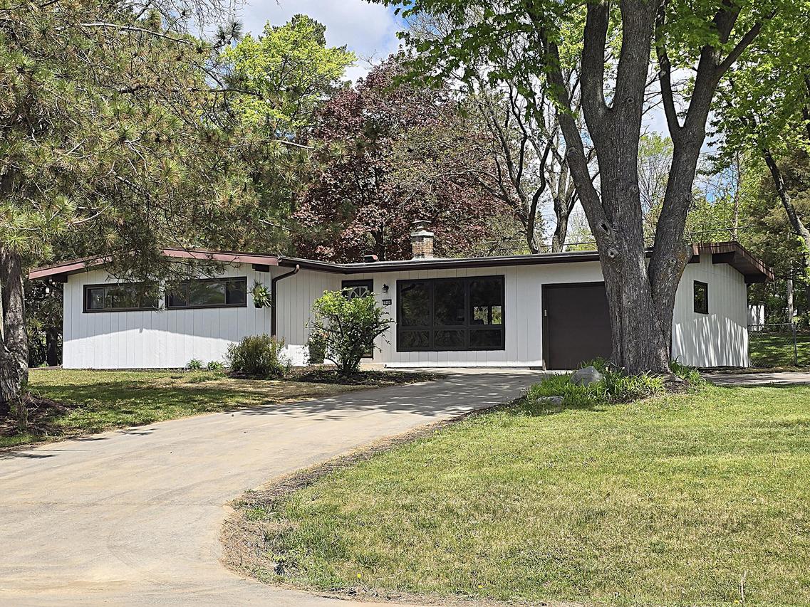 18400 Beverly Hills, Brookfield, WI 53045