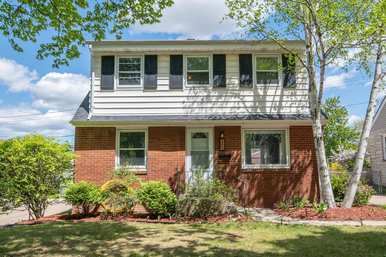 222 N 90th St, Milwaukee, WI 53226