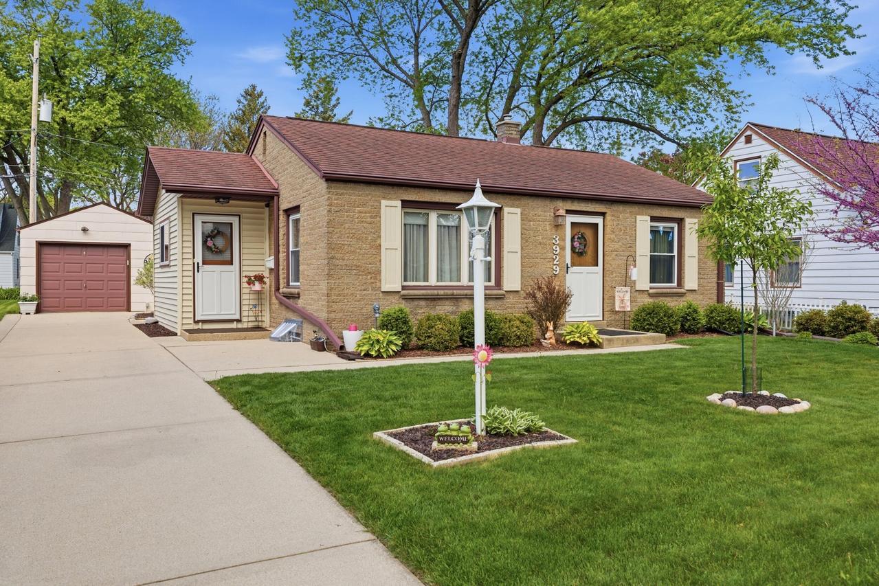 3929 S 56th St, Milwaukee, WI 53220
