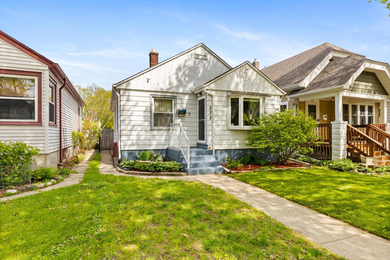232 S 67th St, Milwaukee, WI 53214