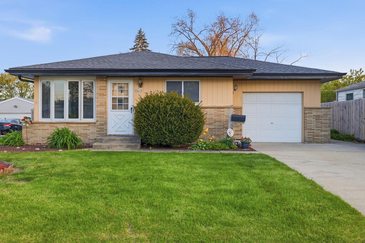 5419 Marboro Dr, Racine, WI 53406