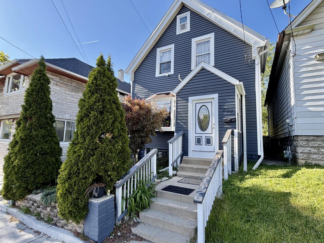 3200 W Pierce St, Milwaukee, WI 53215