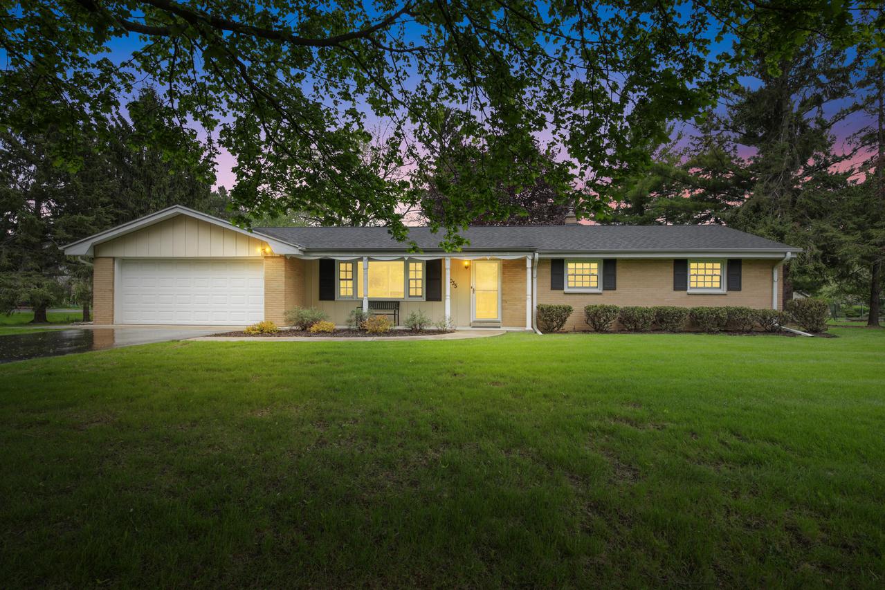 16035 Luella Dr, Brookfield, WI 53005