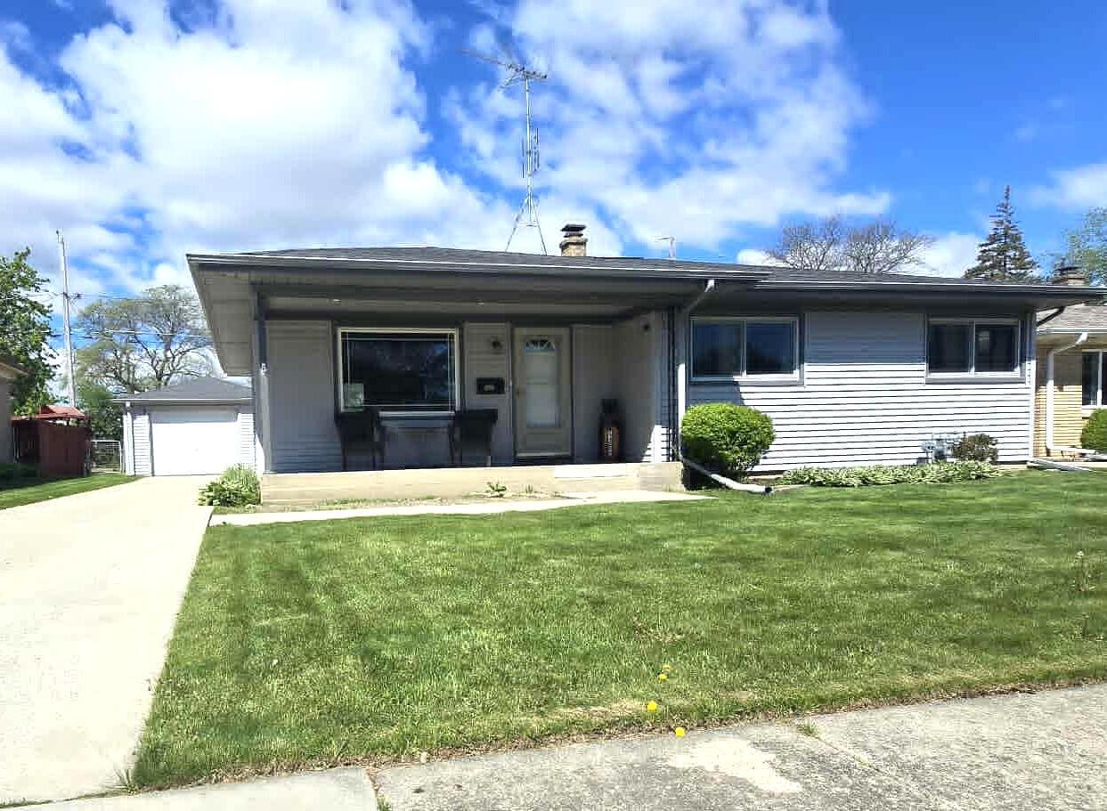 1930 Saturn Ave, Racine, WI 53404