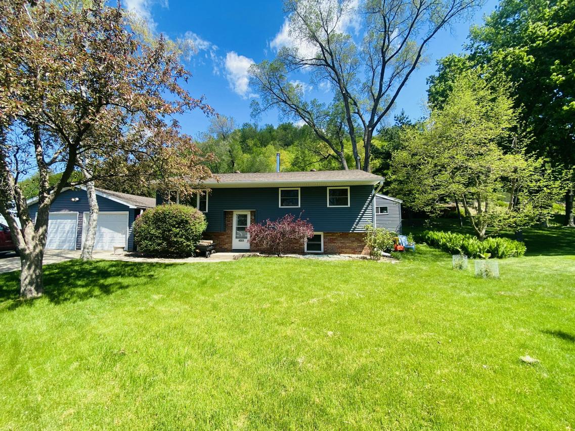 4001 Starlite Dr, Shelby, WI 54601