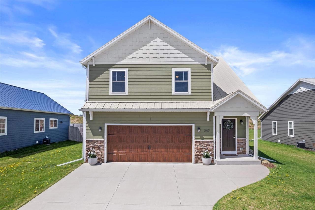 247 Binsfeld St, Belgium, WI 53004