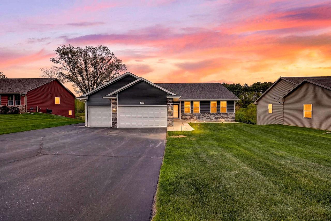 11308 N Mason Dr, Fulton, WI 53534