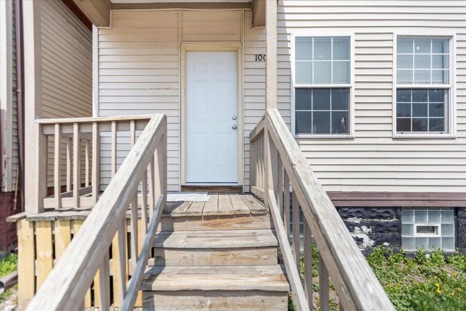 1004 W Mineral St, Milwaukee, WI 53204