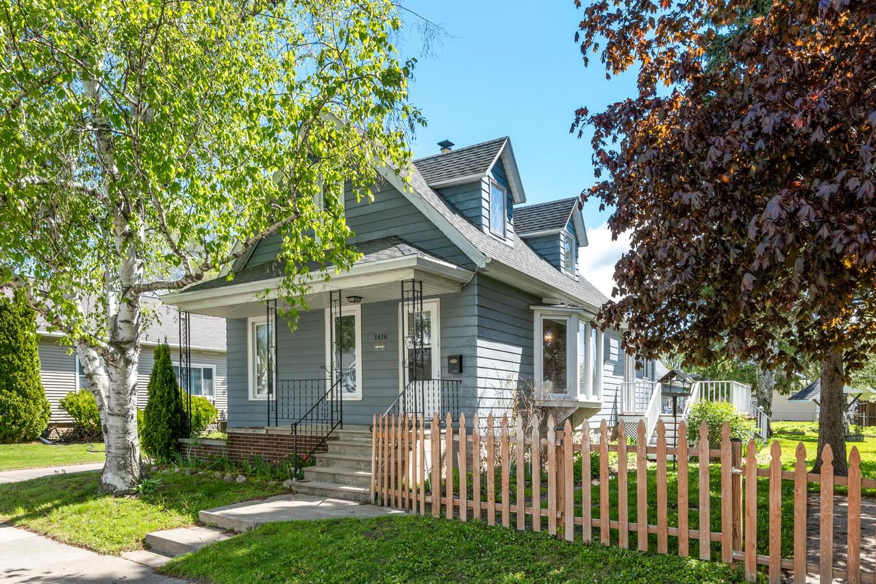 1416 Cedar St, Oshkosh, WI 54901