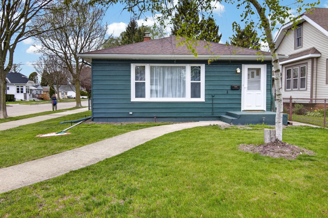 2300 Geneva St, Racine, WI 53402