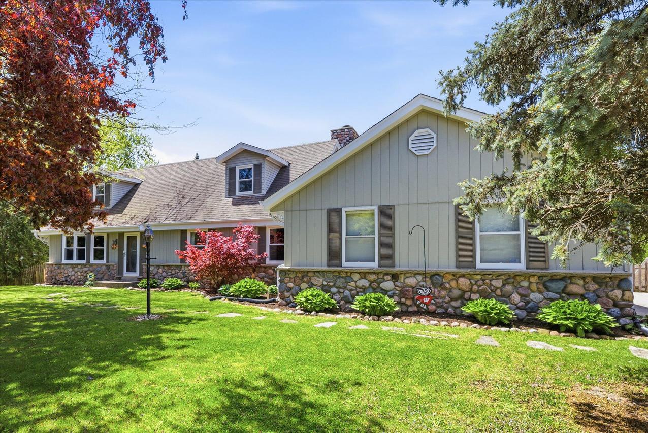 W169N9873 Nigbor Dr, Germantown, WI 53022