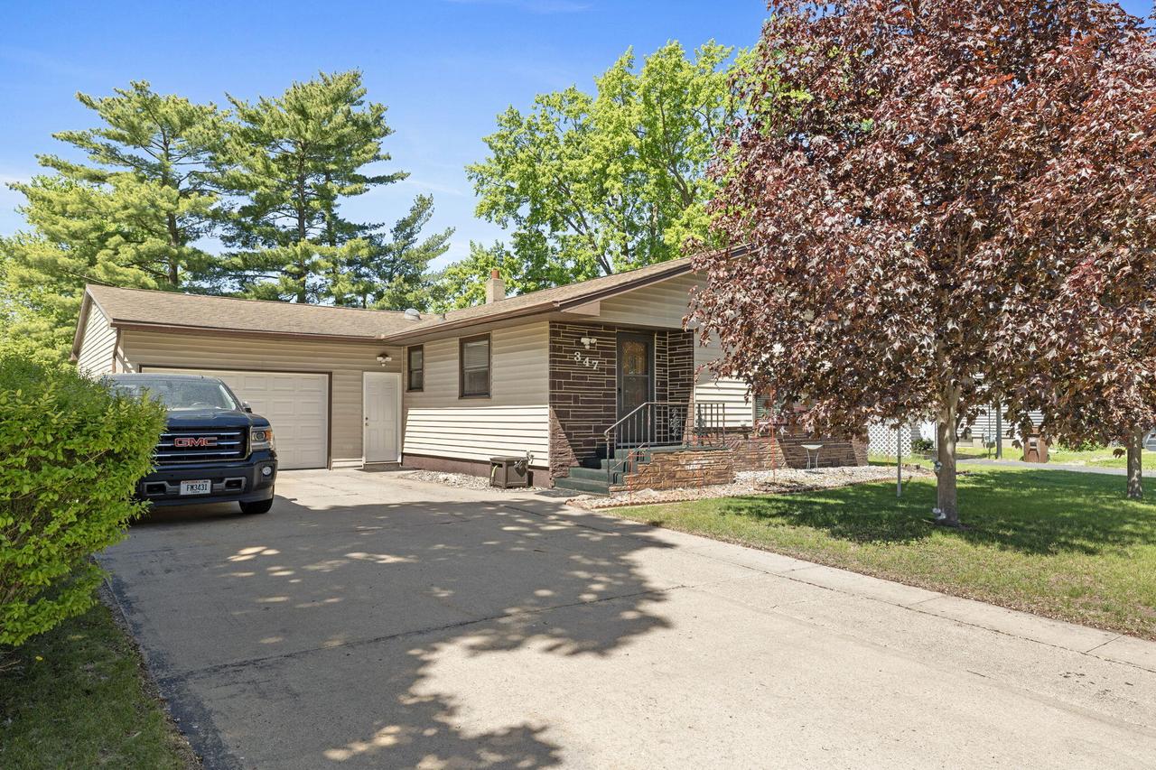 347 5th Ave, Onalaska, WI 54650