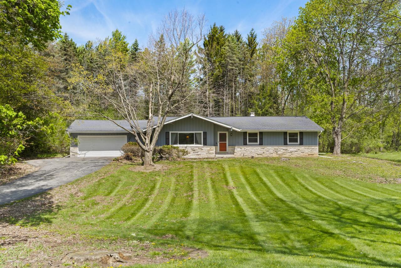 N9W31078 Concord Ct, Delafield, WI 53018
