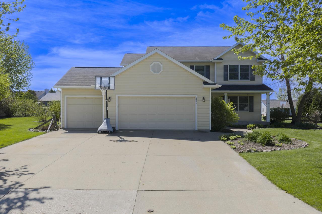 1411 Wedgewood Dr, Watertown, WI 53098