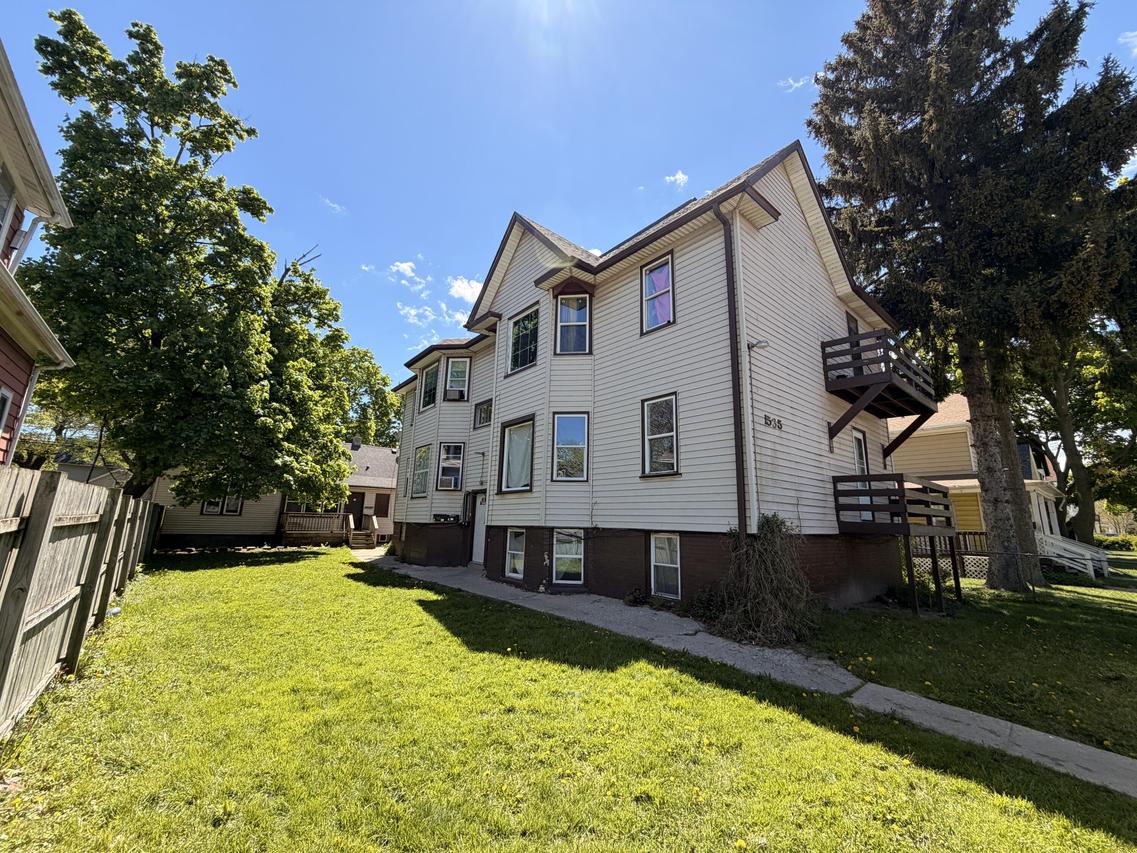 1533 Winslow St, Racine, WI 53404