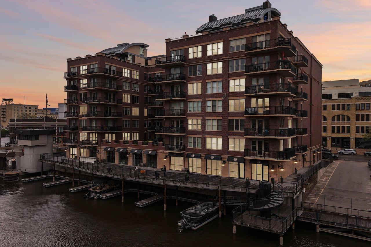 102 N Water St #608, Milwaukee, WI 53202