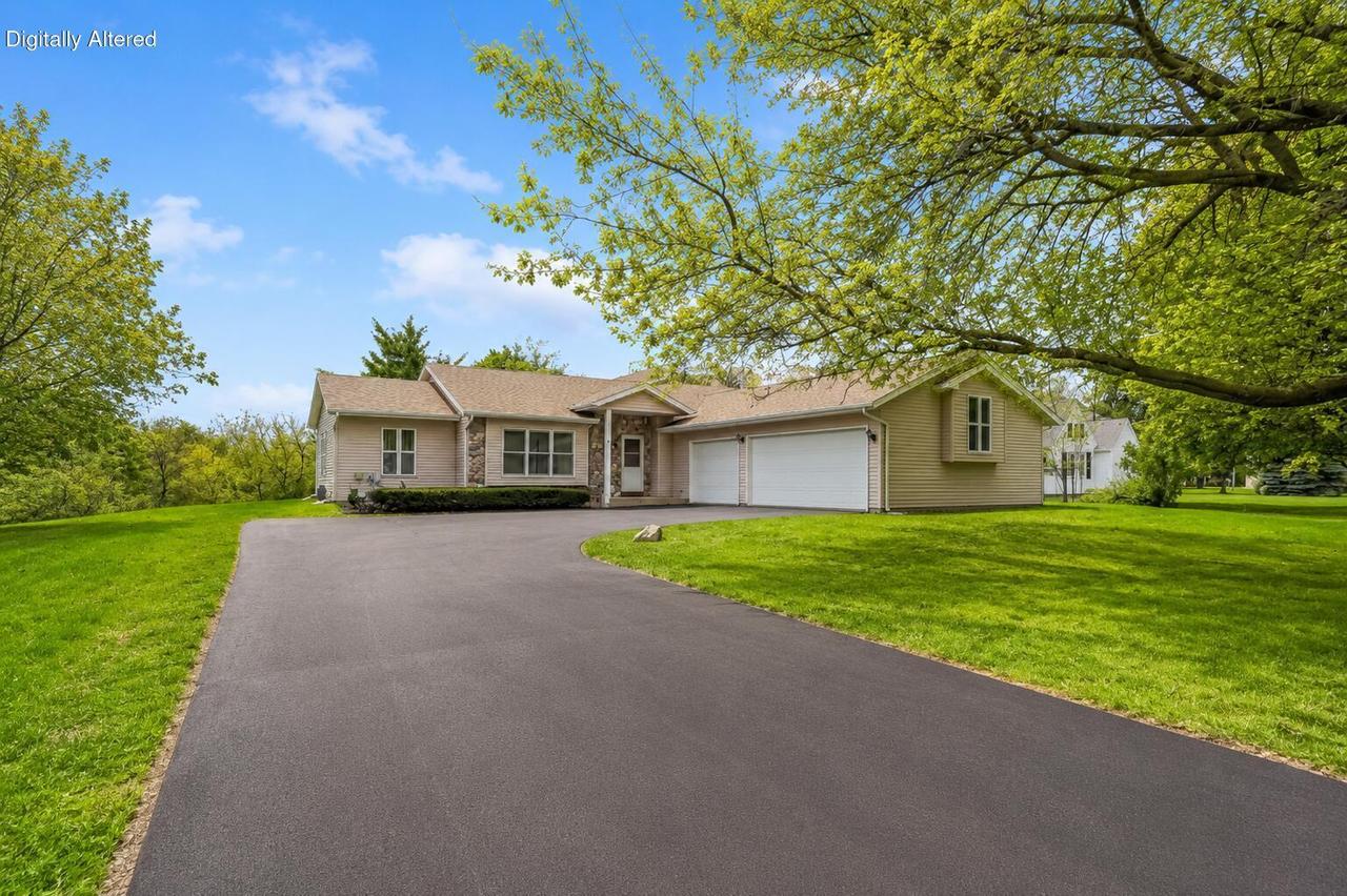 9371 S Chicago Rd, Oak Creek, WI 53154