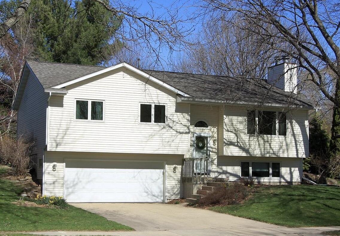 614 Engelhart Dr, Madison, WI 53713