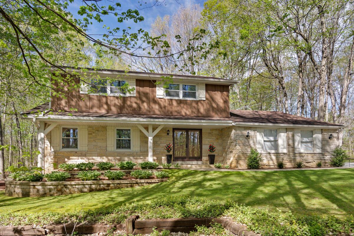 S54W23631 Maple Hill, Waukesha, WI 53189