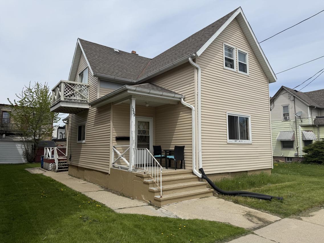 1222 Buchanan St, Racine, WI 53402
