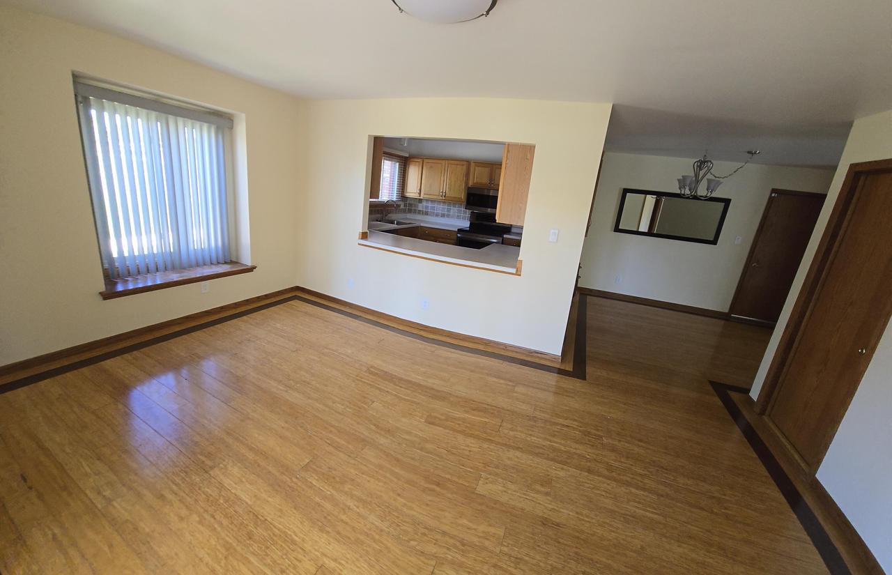 4077 W College Ave, Franklin, WI 53132