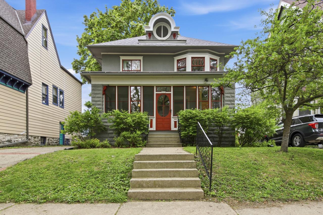 2919 N Hackett Ave, Milwaukee, WI 53211