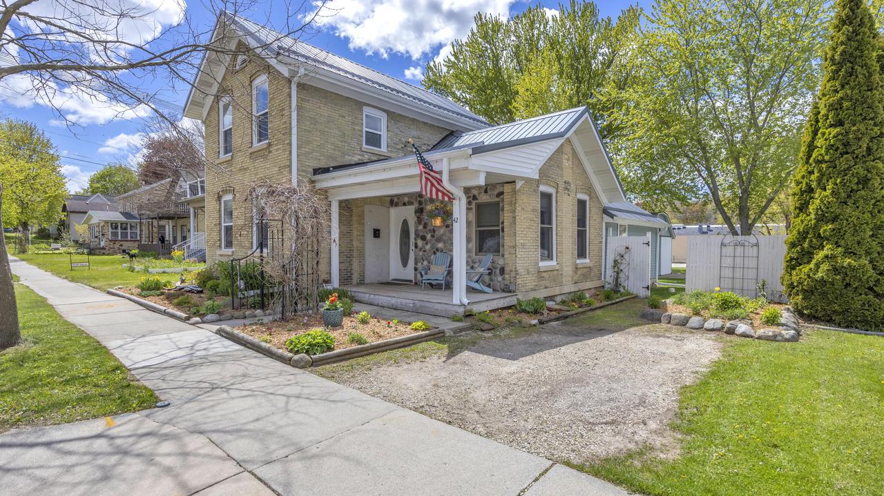 42 S Milwaukee St, Plymouth, WI 53073