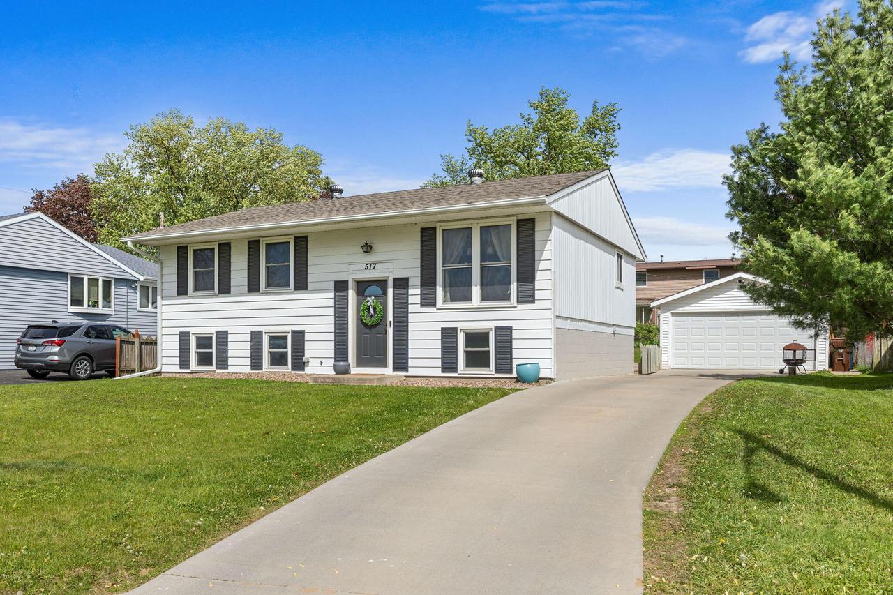 517 11th Ave, Onalaska, WI 54650
