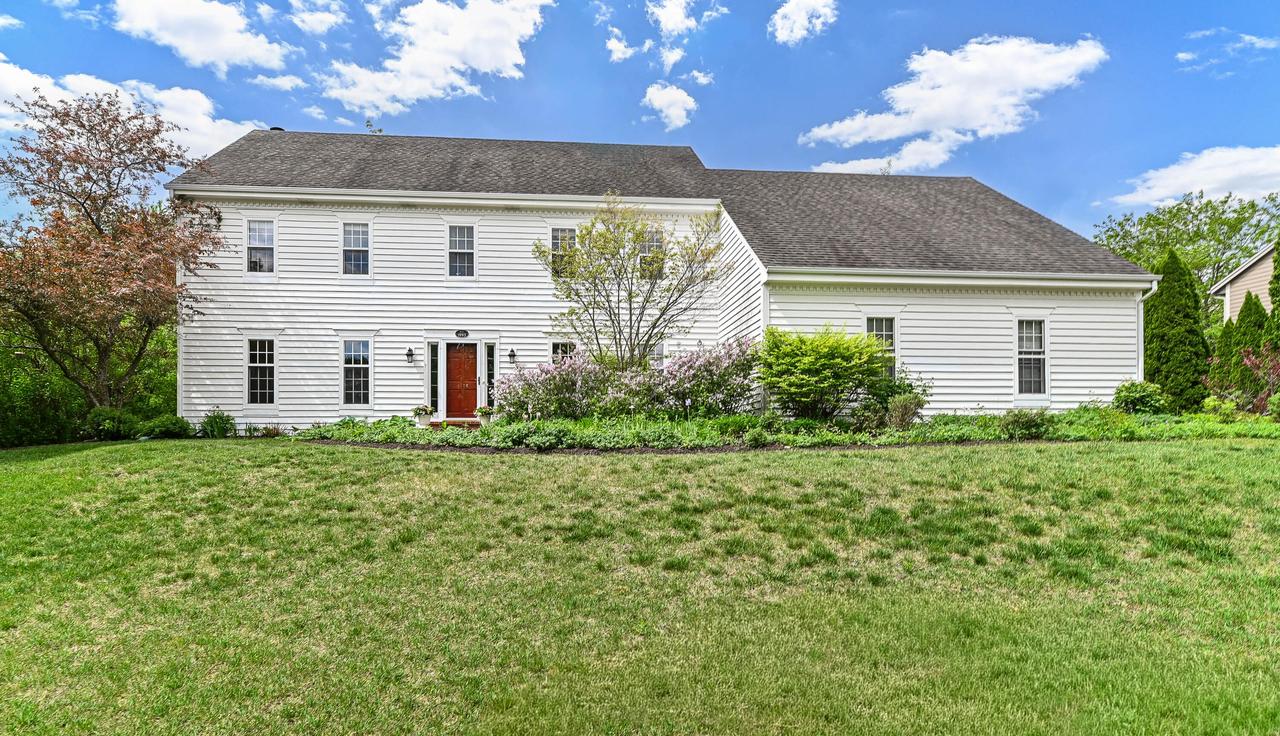 1706 Boulder Ct, Waukesha, WI 53189