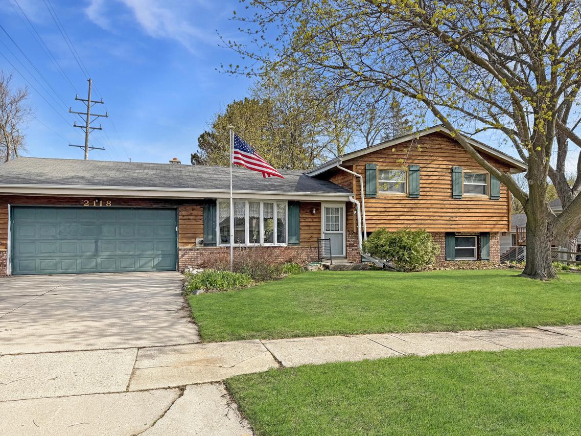 2118 Canary St, West Bend, WI 53090
