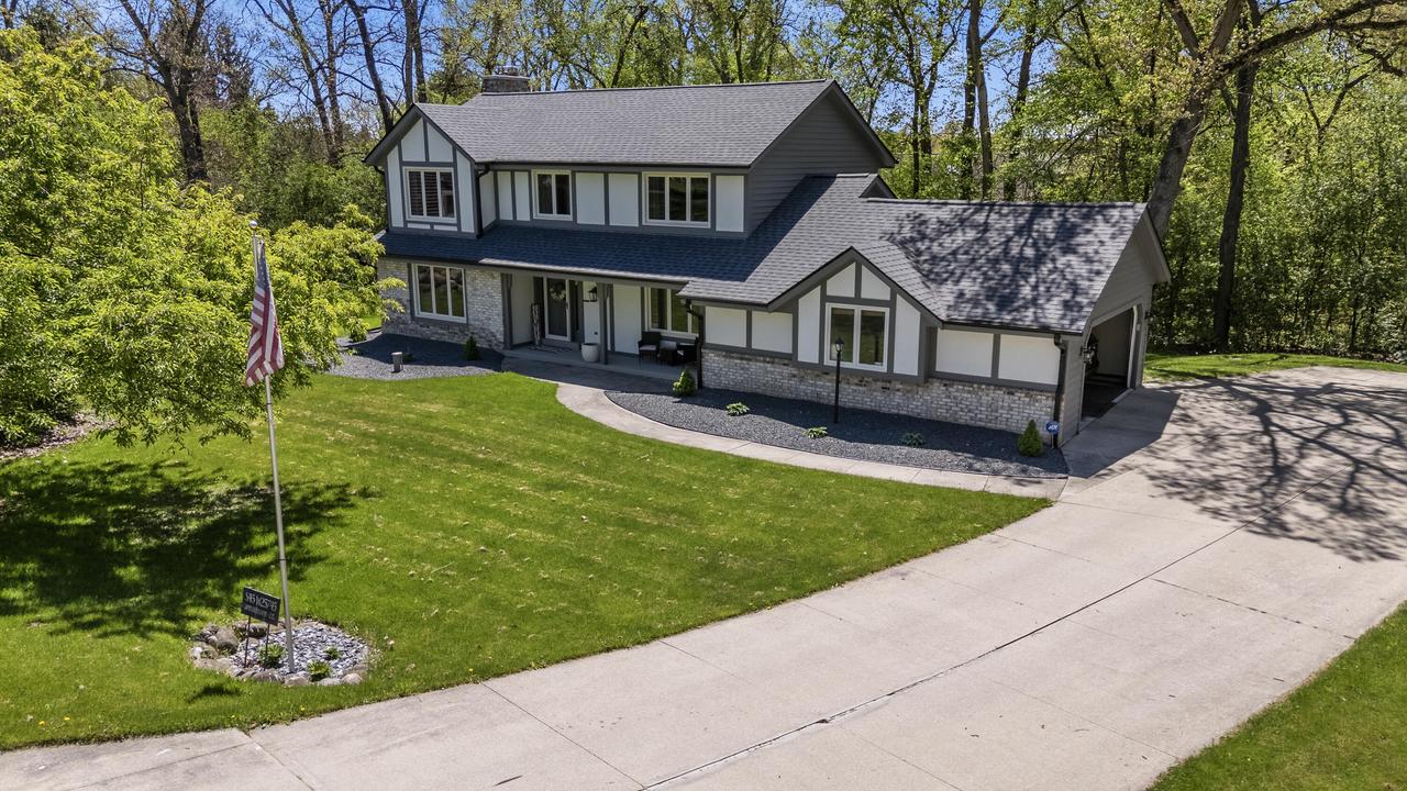 S45W25745 Underwood Ct, Waukesha, WI 53189