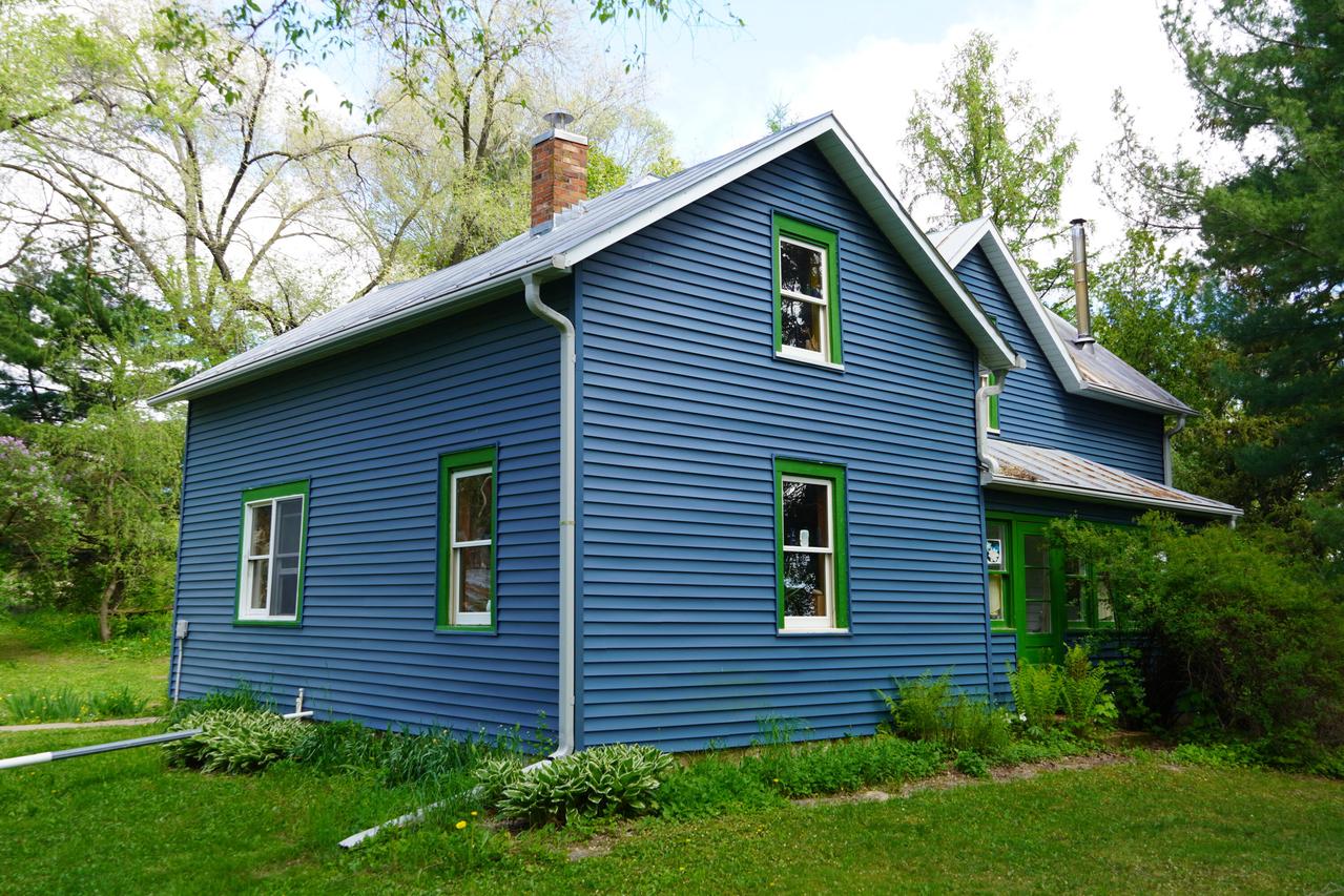 S2906 Nustad Rd, Viroqua, WI 54667