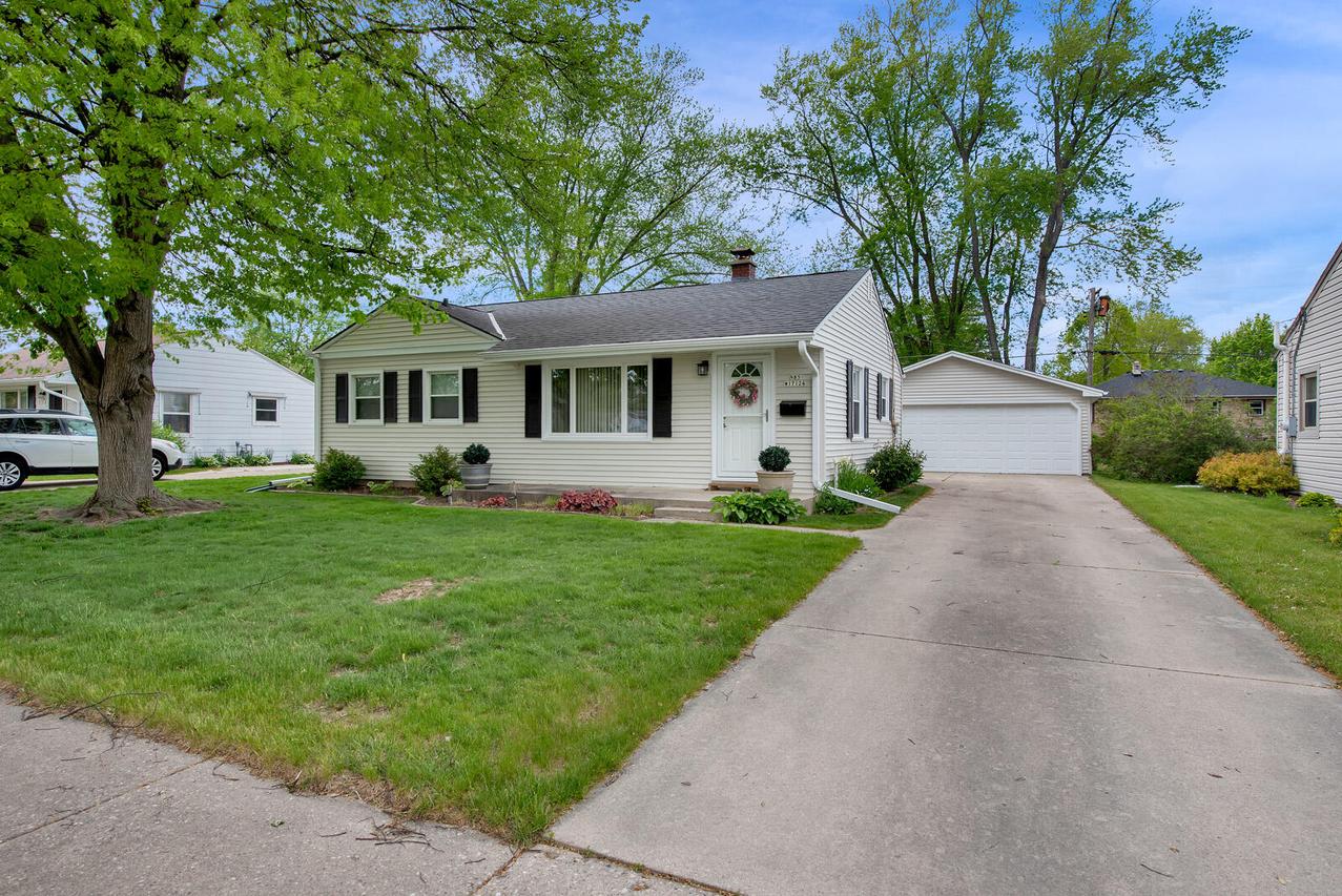 N85W17124 Lee Pl, Menomonee Falls, WI 53051