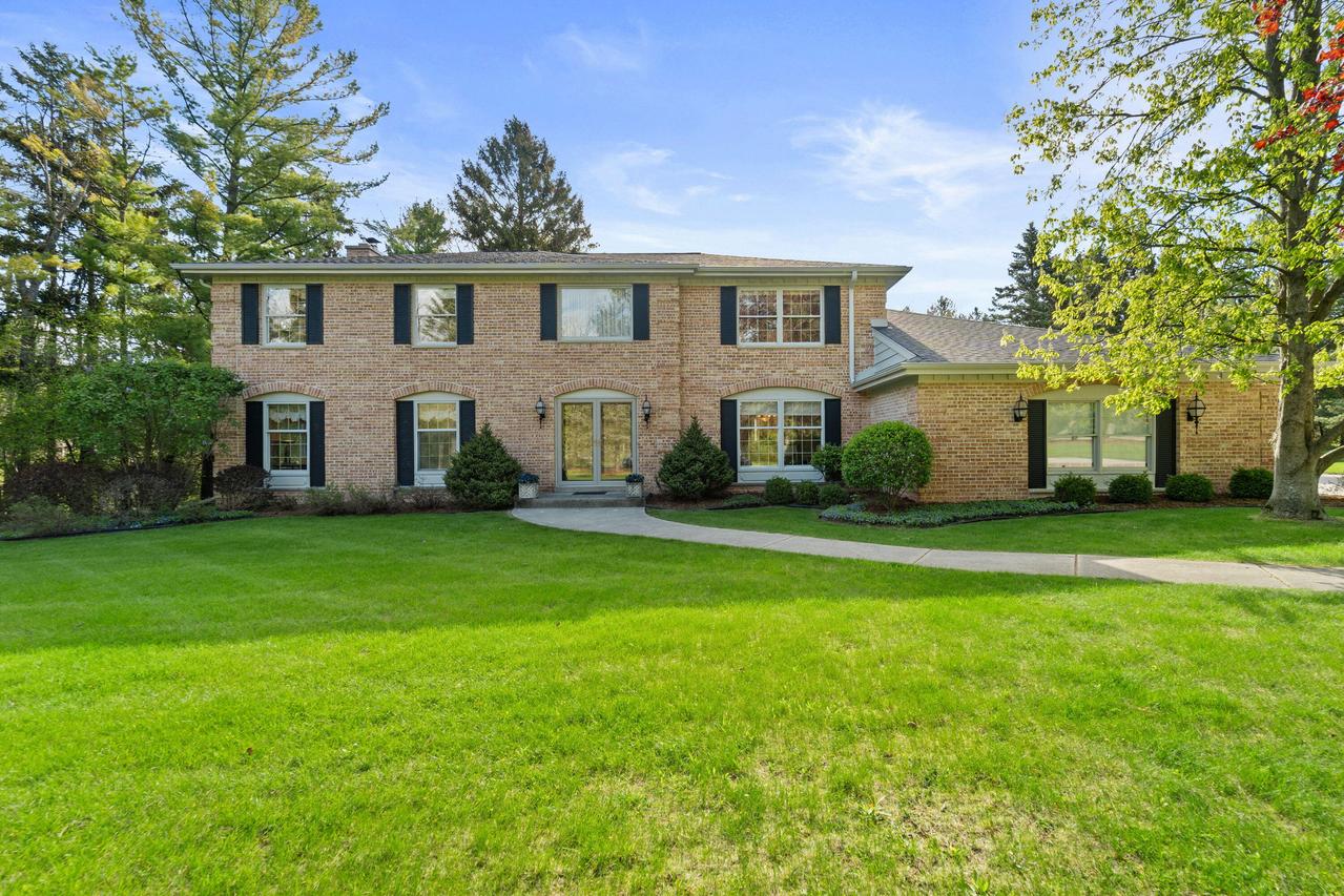 9840 N Otto Rd, Mequon, WI 53092