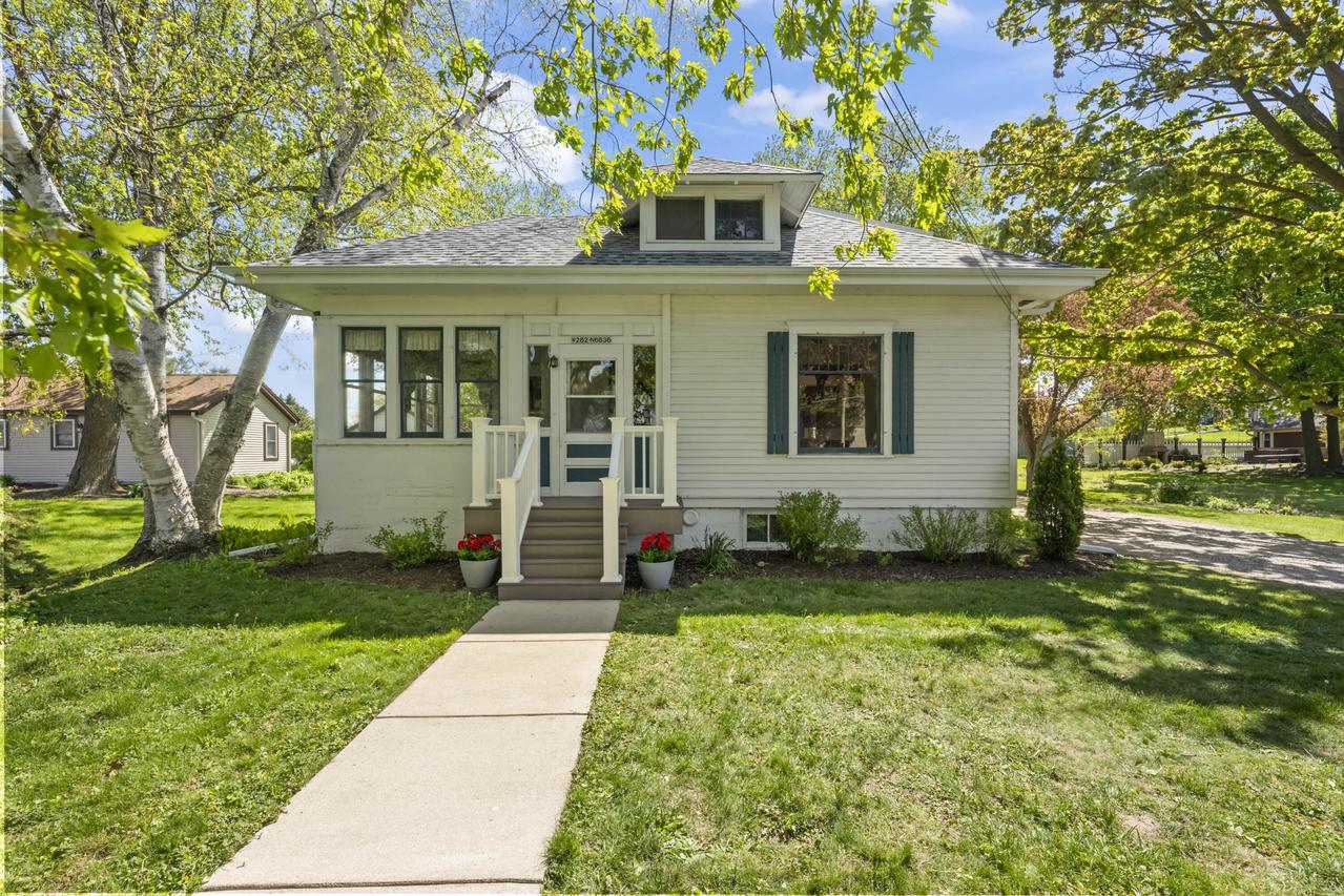 W282N6836 Main St, Merton, WI 53056