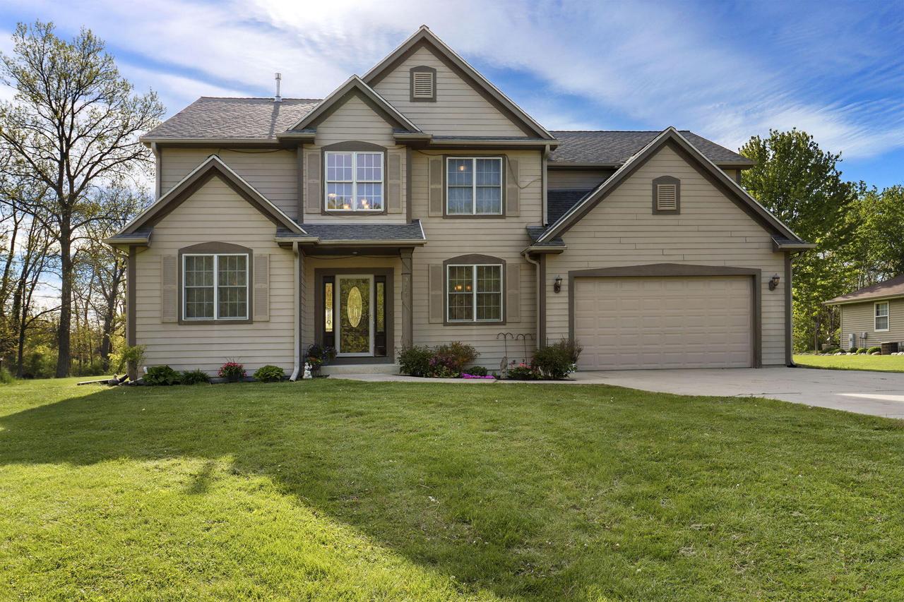 9485 S 96th St, Franklin, WI 53132