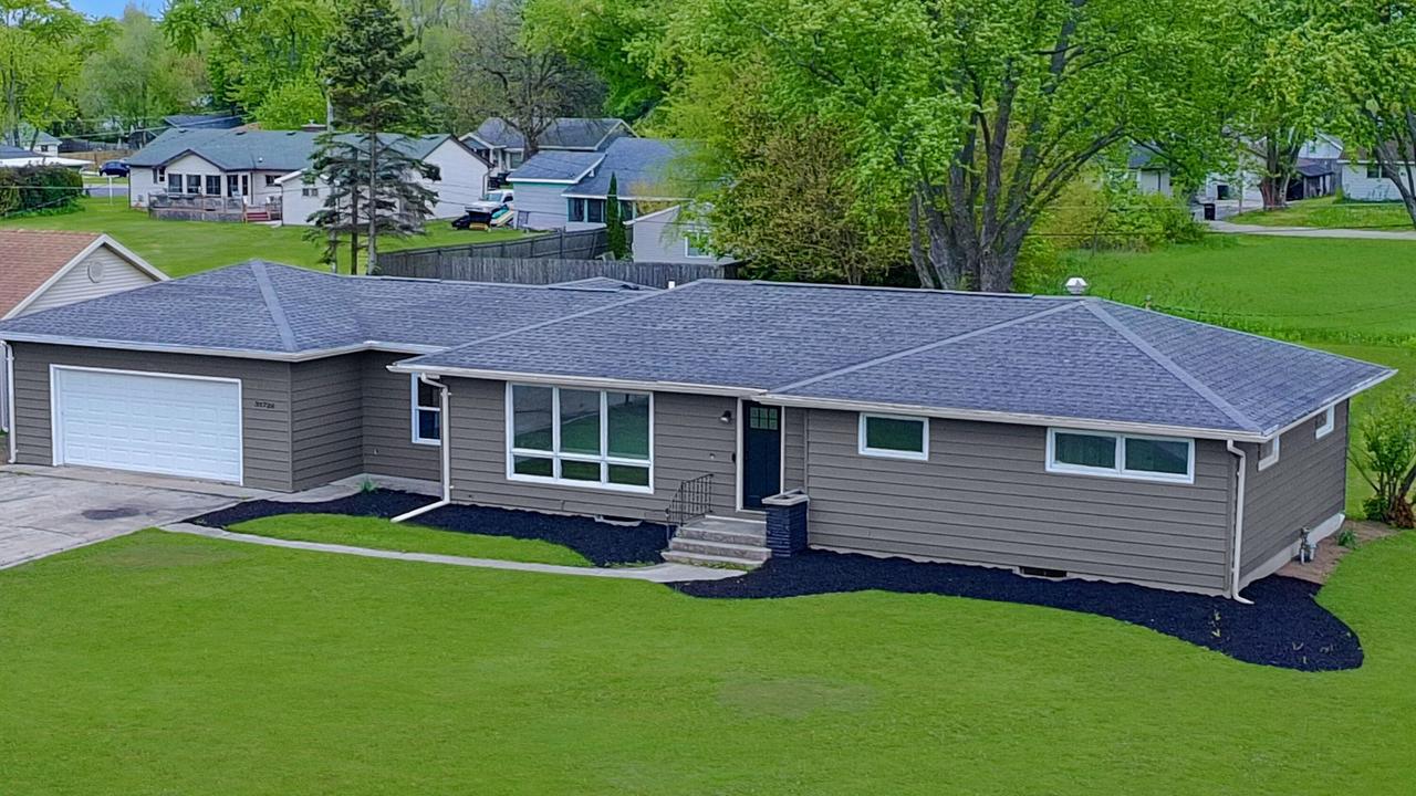 35728 90th Pl, Randall, WI 53181