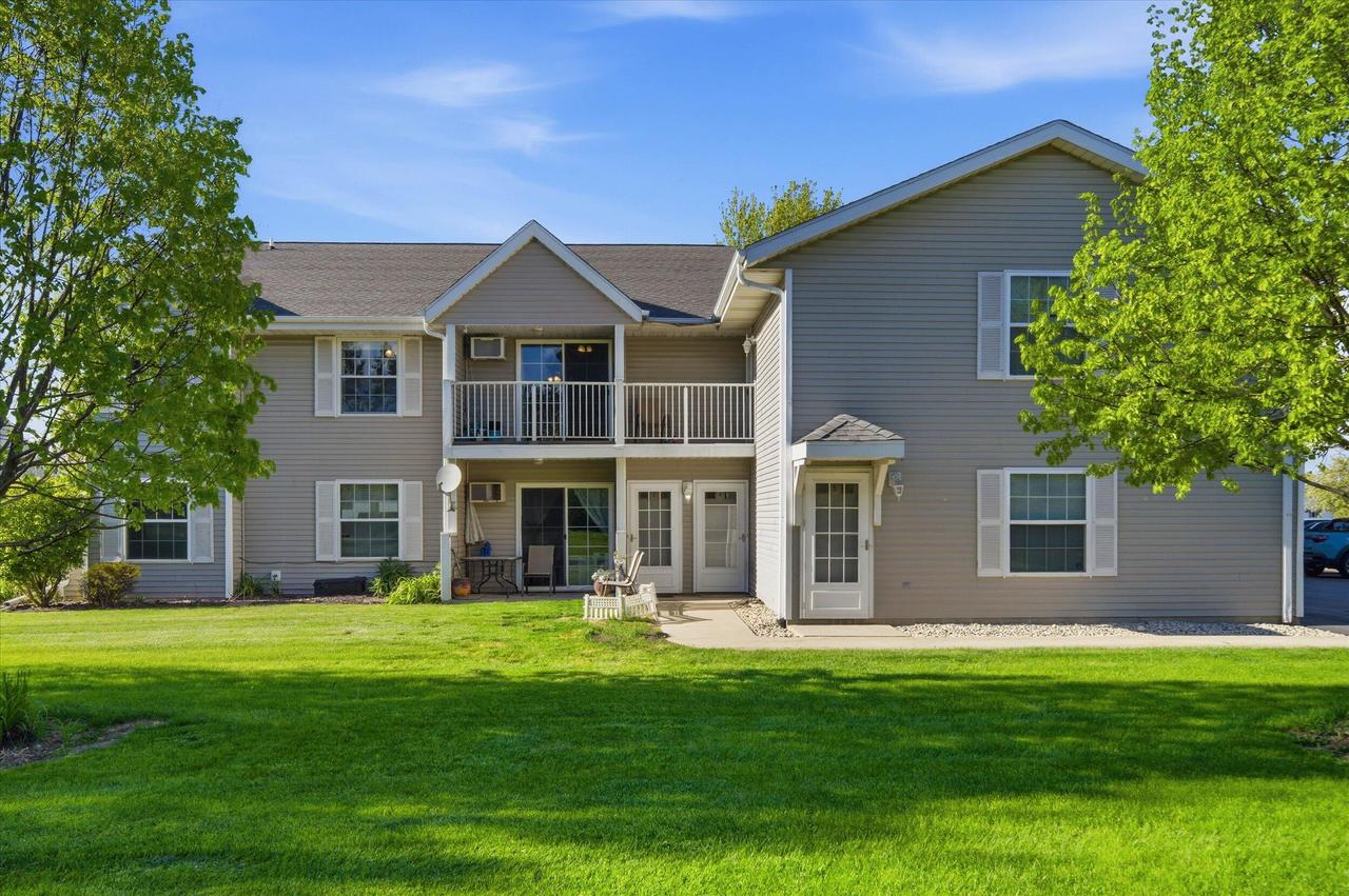354 Minz Park #4, West Bend, WI 53095