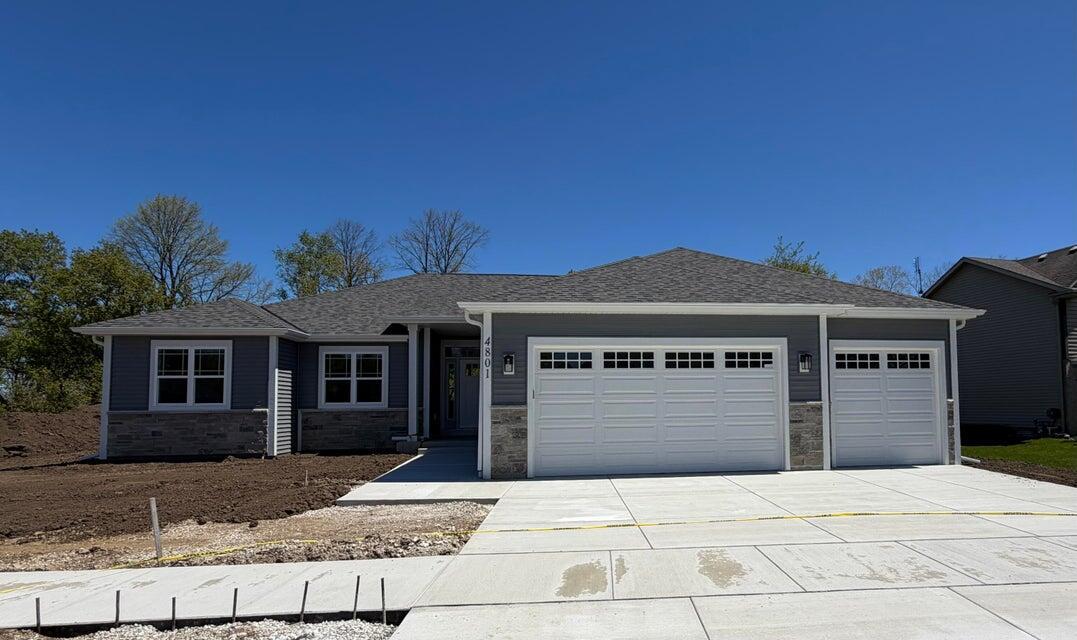 11624 28th Ave, Pleasant Prairie, WI 53158