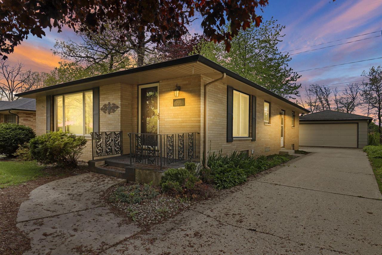 5025 Harrison Rd, Pleasant Prairie, WI 53142