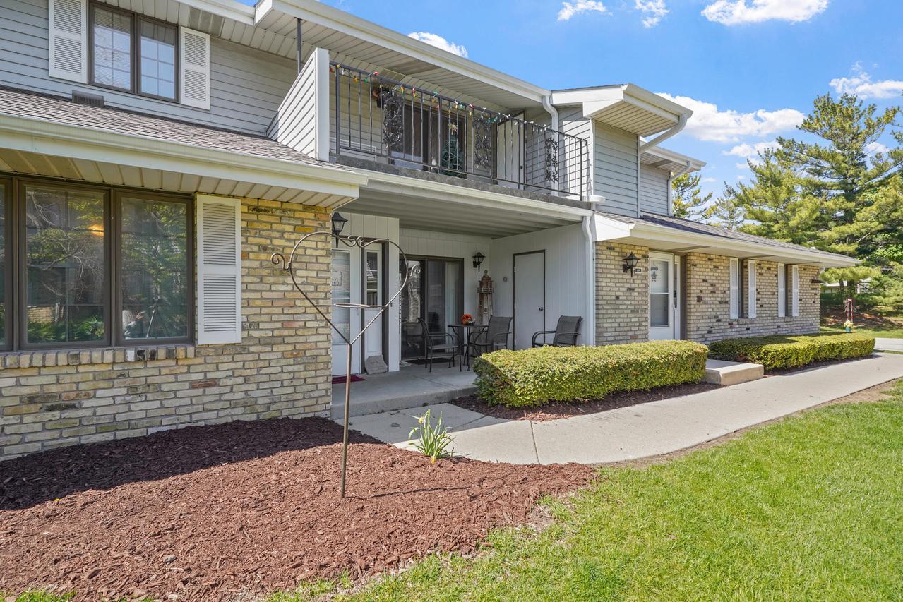 1419 Sun Valley #101, Mount Pleasant, WI 53406