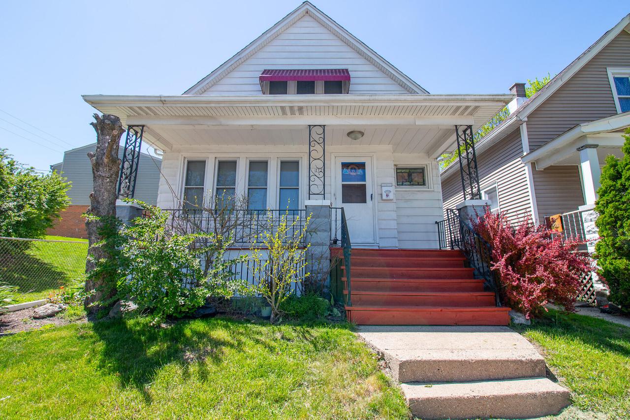 2729 S 14th St, Milwaukee, WI 53215